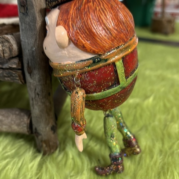 HUMPTY DUMPTEY JOINTED GLITTERY CHRISTMAS ORNAMENT - Picture 9 of 11